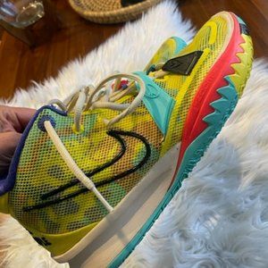 Nike Kyrie 7 1 World 1 People Men's Sz 11 Yellow Strike CQ9326-700 USED